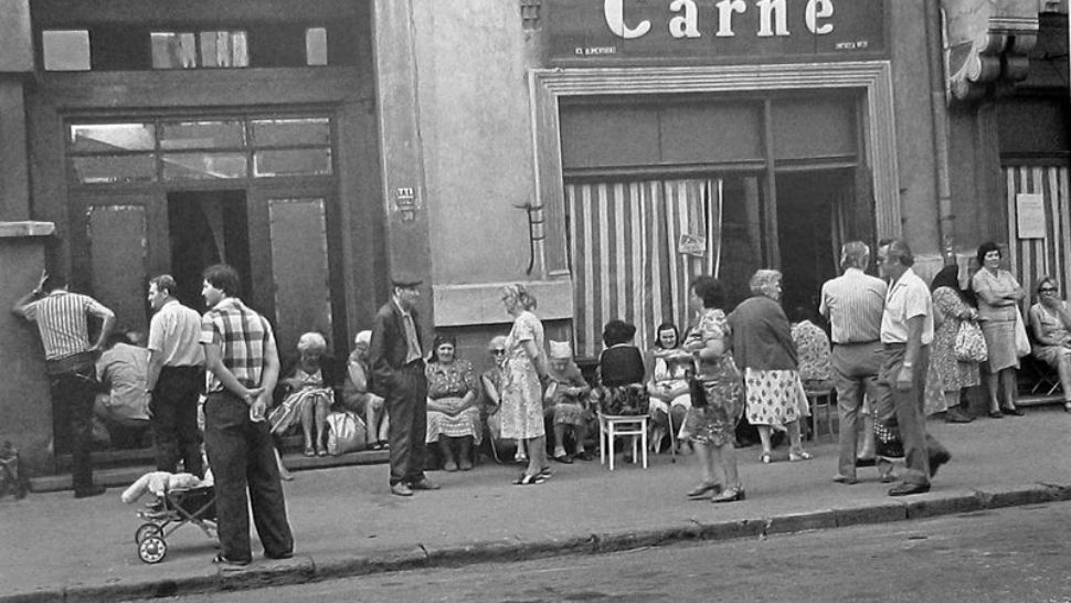 FOAMETEA pe vremea lui Ceaușescu. În 1989, stocurile de carne și pâine erau la jumătate