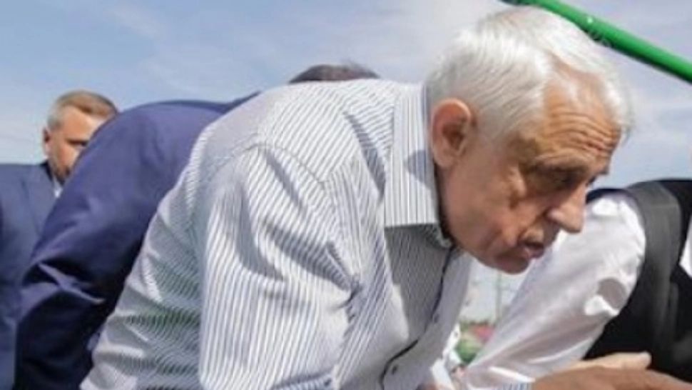 Daea s-a dat în spectacol, în fața lui Ciucă. Nu mă lăsați, fraților, îs multe puștile pe mine - VIDEO