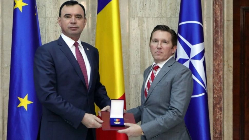 Bogdan DESPESCU (dreapta) l-a primit pe Shane DIXON. Foto/MAI