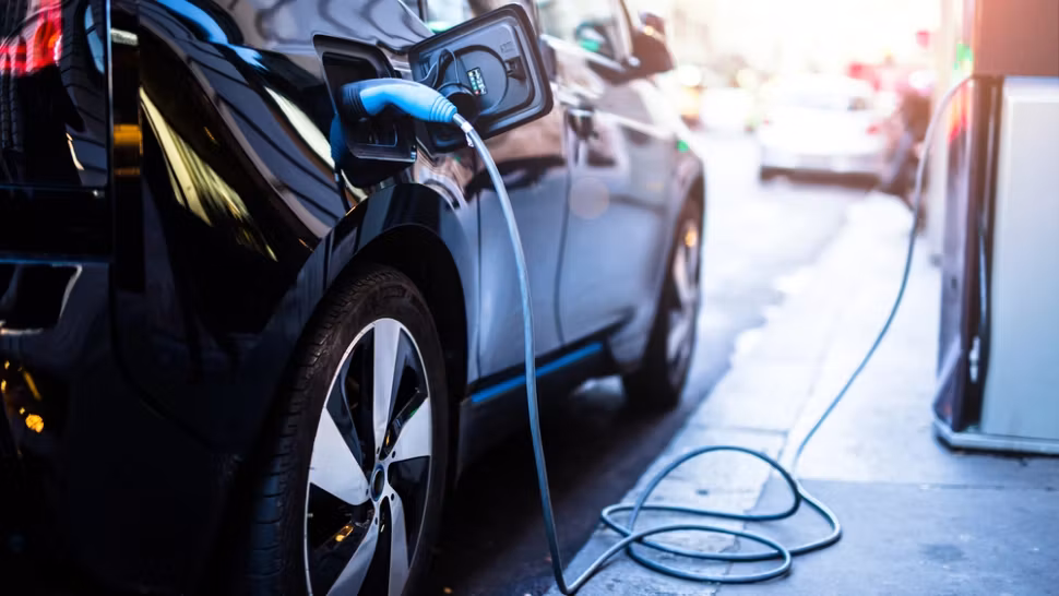 Mașinile electrice, tot mai apreciate și căutate de români. Foto/BMW