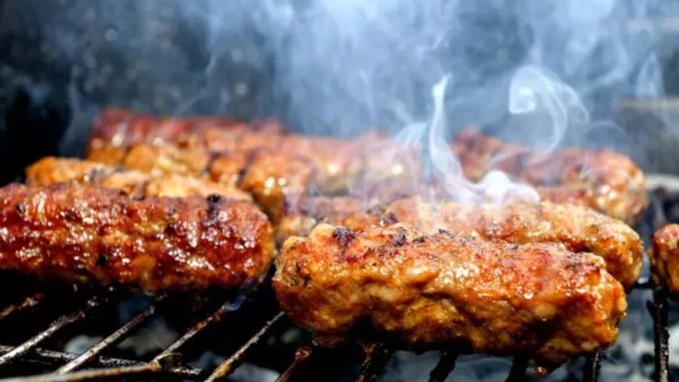 Oricât de apetisanți ar fi, micii nu sunt cea mai sănătoasă formă de a  consuma carnea