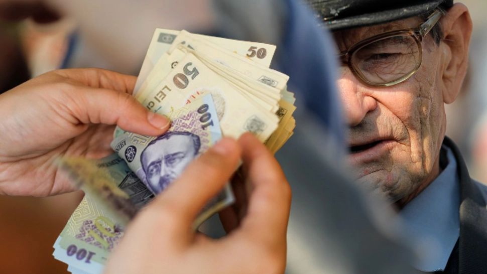 O categorie de pensionari riscă să nu-și mai primească banii