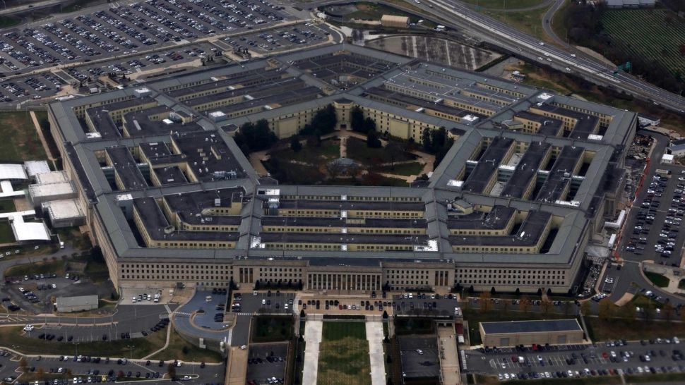 Pentagonul încă lucrează pentru a determina amploarea scurgerii de documente clasificate americane. Un risc „grav” de securitate