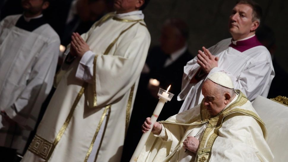 Un miliard de creștini sărbătoresc Paștele catolic. Papa Francisc face un nou apel la pace