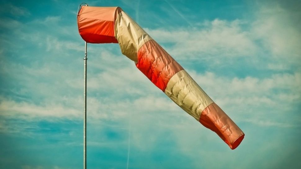 Alertă meteo de fenomene extreme: cod galben de vânt puternic - rafale de până la 100 k/h