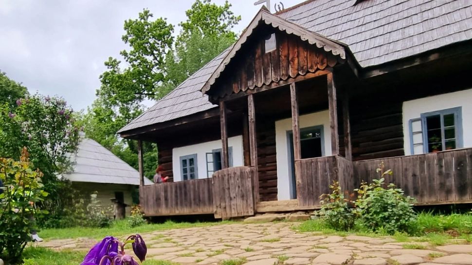 Muzeul Satului, mesaj către români după „urmele” lăsate de vizitatori pe monumentele de patrimoniu - Detalii revoltătoare  