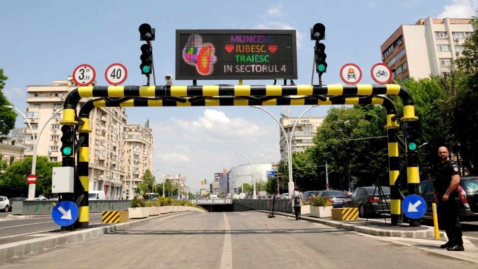 Apel public la respectarea regulilor de circulație din zona Pasajului Unirii