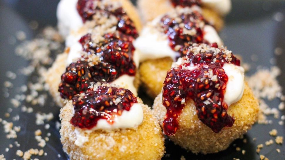 Papanașii, cel mai delicios desert - 2 rețete tradiționale pentru papanașii fierți și prăjiți