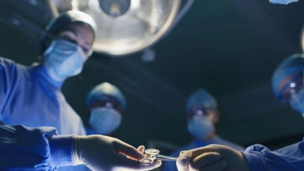 Alt medic impostor în România: Doctoriță falsă, de 23 de ani, REȚINUTĂ - Multe victime, inclusiv autoarea, după „operațiile” estetice