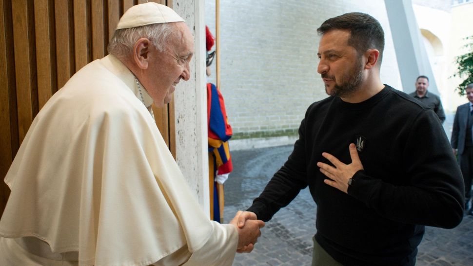 Papa Francisc și Volodimir Zelenski, președintele Ucrainei Foto : Profi Media