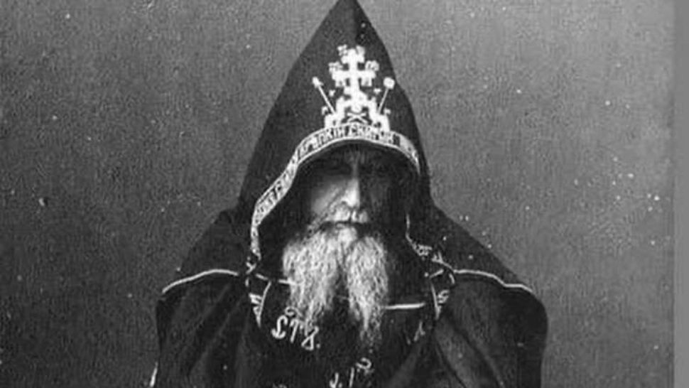 N-a văzut în viața lui o FEMEIE. Povestea bizară a călugărului Mihailo de la Muntele Athos