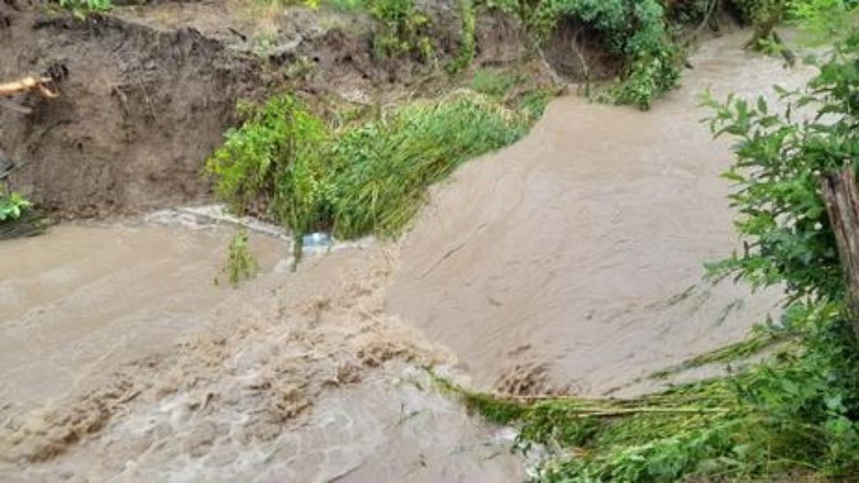 Prăpăd în Dolj. Imagini apocaliptice într-o localitate lovită de inundații, un pod a fost rupt - VIDEO