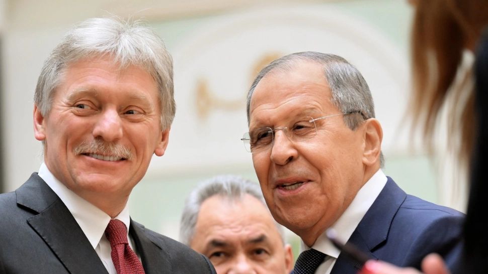Una zic, alta fac. Lacheii lui Putin tună și fulgeră contra Occidentului, dar copiii lor învață și trăiesc acolo