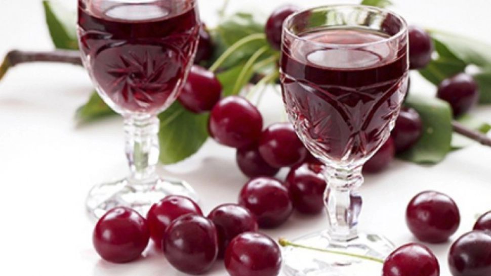 Vișinată făcută în casă. Cea mai bună rețetă de vișinată: câte vișine trebuie să pui pentru tăria optimă