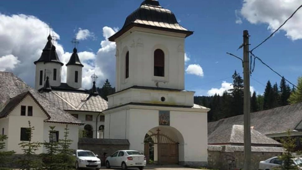 Hoții au furat o bijuterie foarte prețioasă de la Manastirea Cheia. Foto: Facebook/Manastirea Cheia