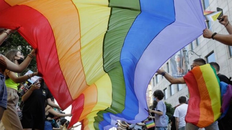 Bucureștiul, împărțit de Marșul minorităților sexuale LGBT+ și Marșul Normalității Foto: INQUAM/George Călin