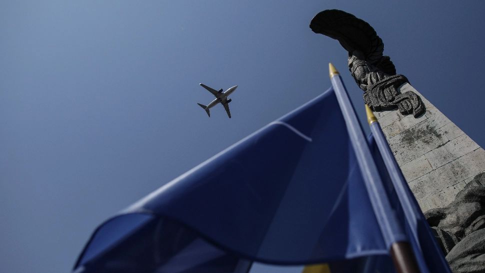 Ziua Aviației Române. Paradă cu avioane și elicoptere, în București. Zonele unde sunt restricții de circulație