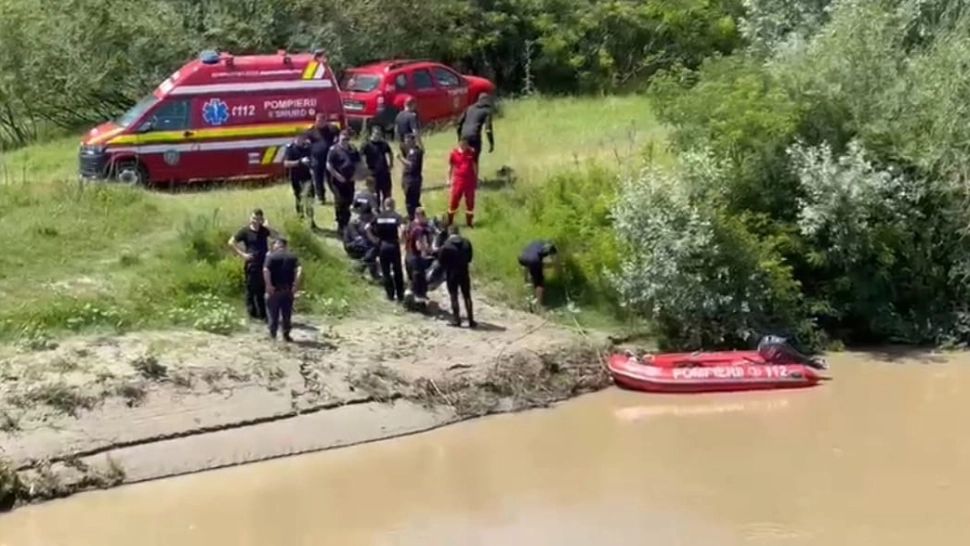  Copil de 6 ani, căutat de poliţişti, scafandri şi pompieri 
