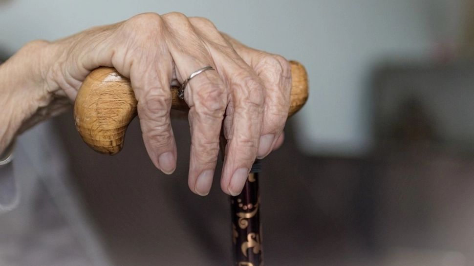 DIICOT, descinderi cu doctori și psihologi în centrele sociale pentru bătrâni din București și județul Ilfov. Tragedii pe bandă rulantă: morți și sinucideri - FOTO