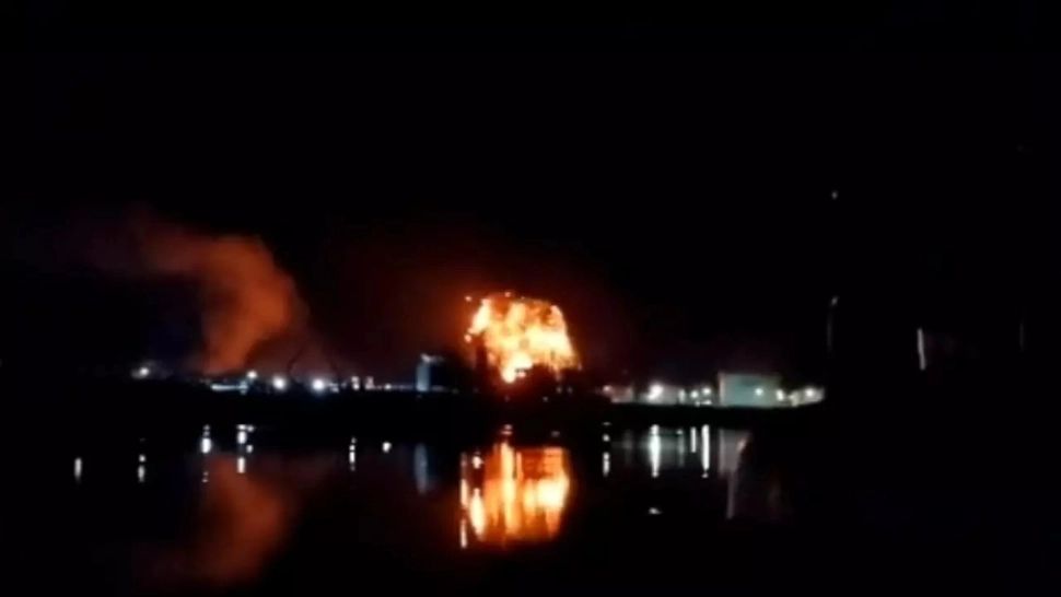 O navă romanească a fost avariată în urma bombardamentelor portului Reni