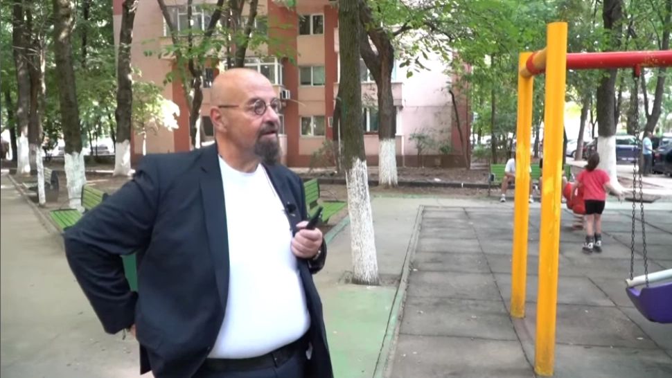 Piedone a postat un videoclip în care arată munca sa din teren. Foto: Facebook