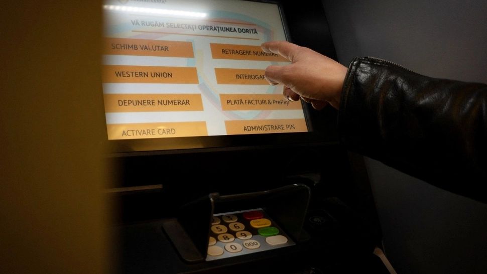 Doar 10% dintre cetățeni au încredere în instituțiile bancare din România. Foto: Profimedia