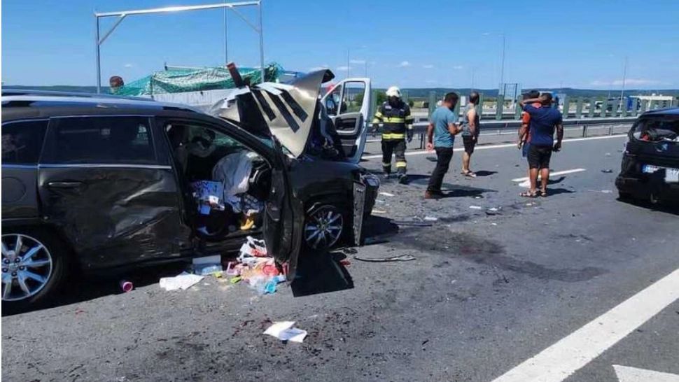 Accident cu 3 victime, printre care și un copil. Foto/ISU