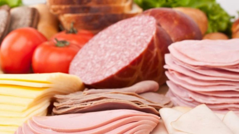 Cele 7 alimente ce pot provoca toxiinfecție alimentară în timpul verii - Care sunt cele mai expuse persoane - Simptome