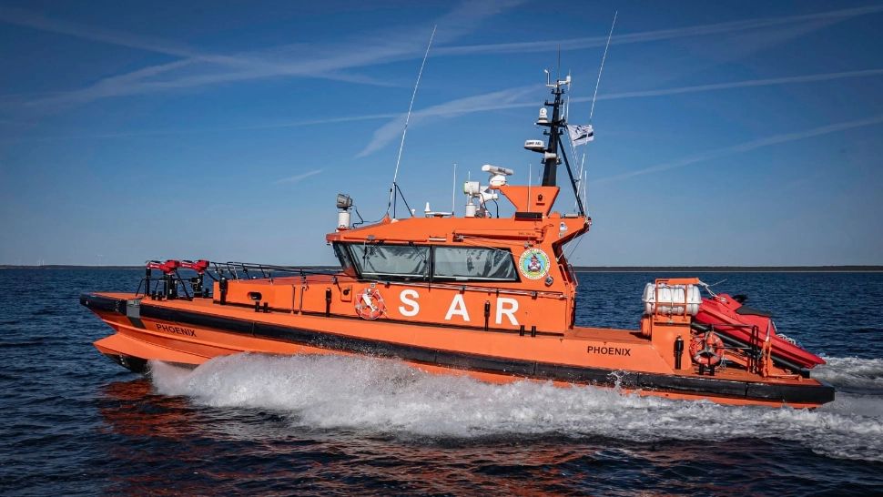 Marinari români, răniți după ce au căzut de pe o navă. Schela pe care lucrau s-a rupt 