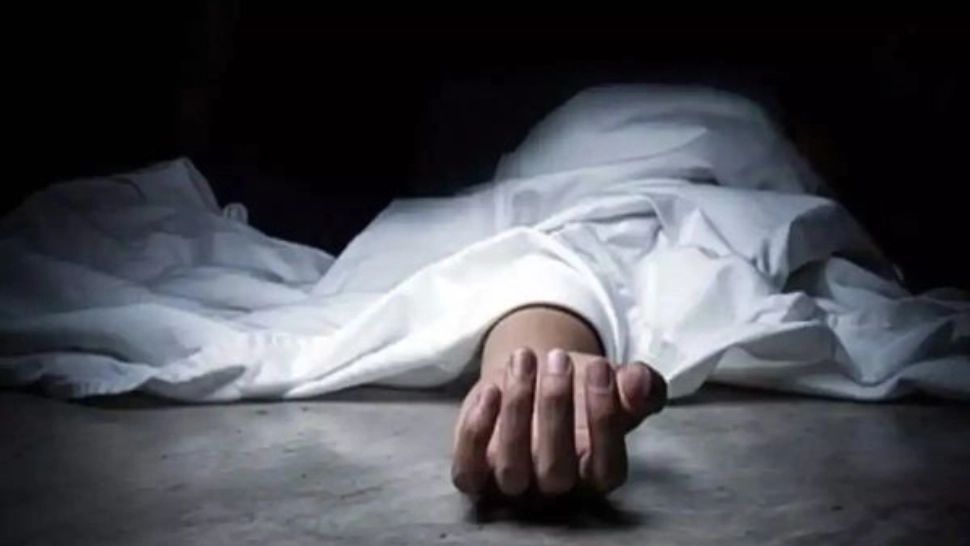 Caz halucinant la Ploiești: Un om cu probleme psihice trăia cu un cadavru în descompunere în casă