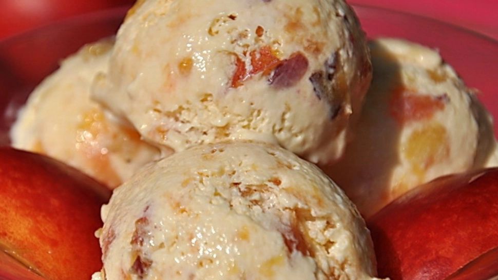 Cea mai sănătoasă înghețată de piersici - 2 ingrediente speciale fac diferența 