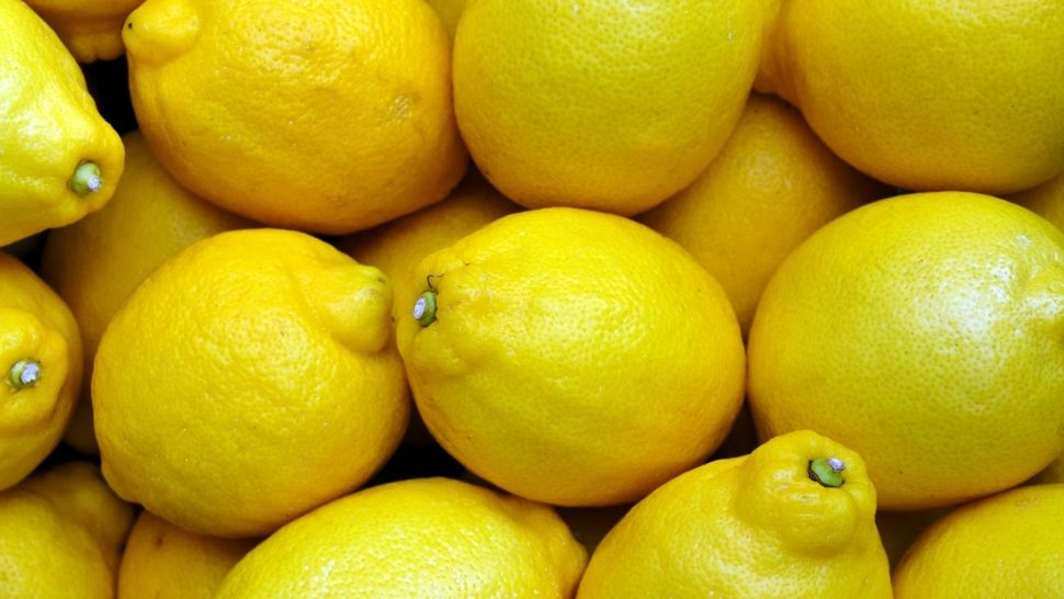 Nu mai consuma lămâi dacă suferi de una din aceste boli. Cum îți pui sănătatea în pericol