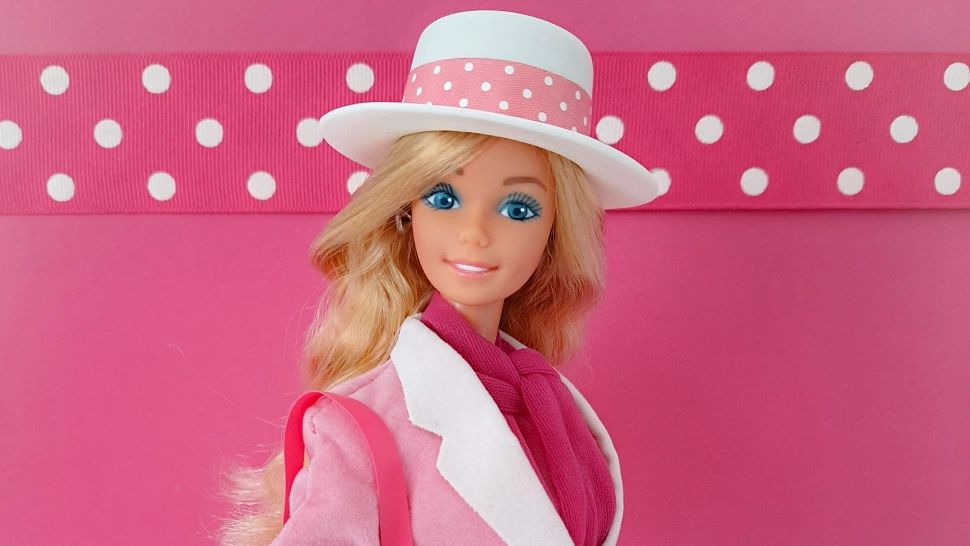 Păpușa Barbie, pusă la zid de comuniști. Se temeau că "șoimii patriei" nu vor mai crede în Ceaușescu