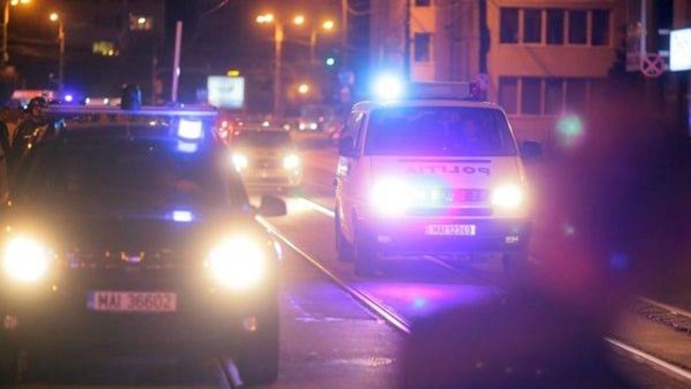 Reglare de conturi între interlopi în plină stradă, la Bacău. Un bărbat a fost omorât 