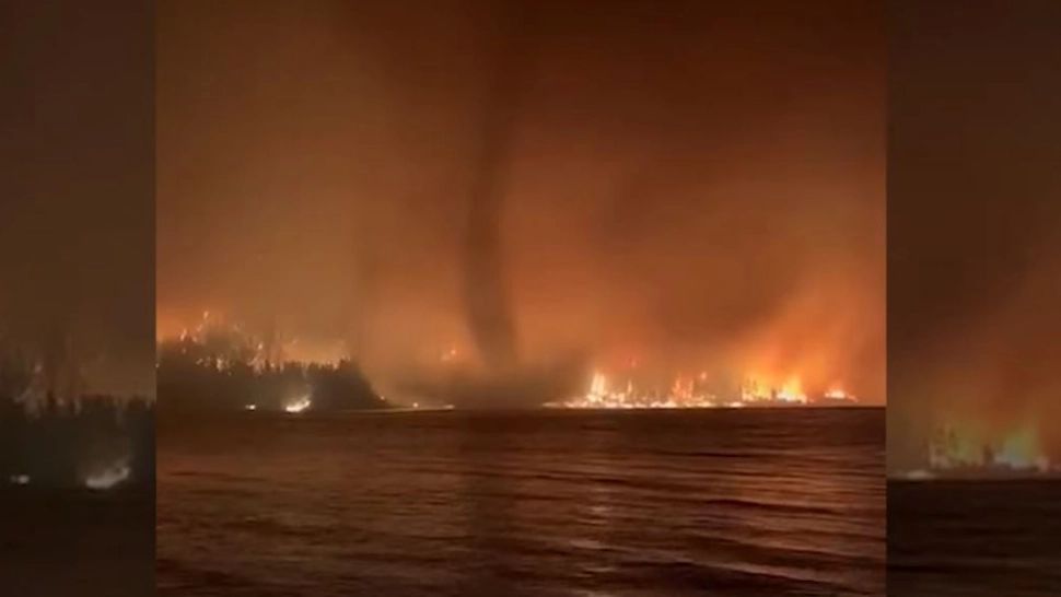 Tornadă deasupra unui lac. Foto/Captură video