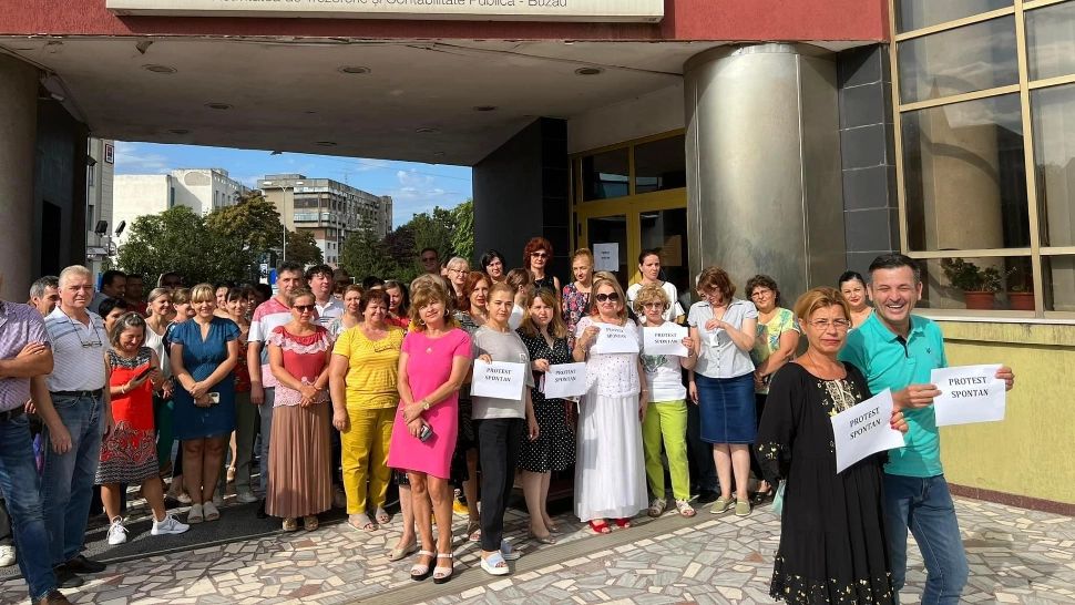 Proteste ale angajaţilor din Finanţe în opt judeţe - Sindicaliștii pregătesc declanşarea grevei 