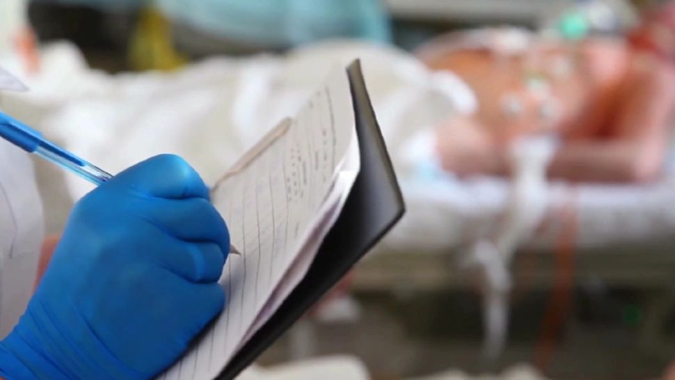 Un medic ginecolog a refuzat să consulte o pacientă transgender: "Eu consult doar femei adevărate"/ Captură video