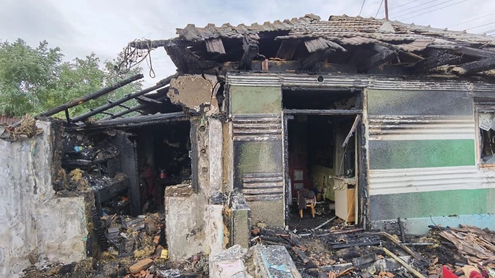 Incendiu la Huși: un bărbat în vârstă de 81 ani a suferit arsuri la nivelul feței, gâtului și membrelor superioare