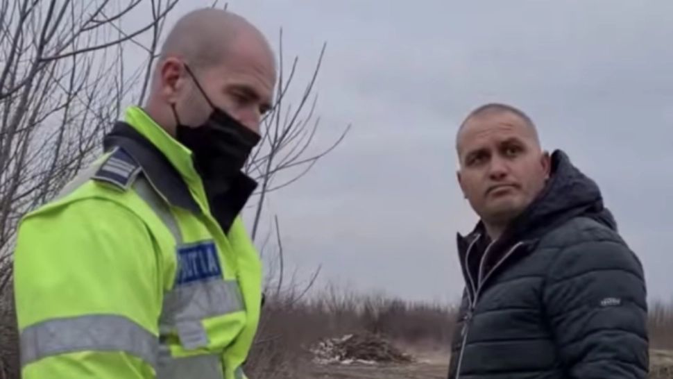 Pe lângă amenințări voalate, primarul l-a și jignit pe activist