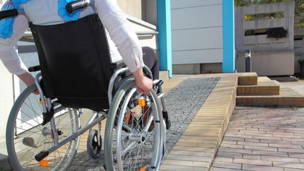 De unde va lua statul bani pentru pensionarii cu handicap. Foto/Arhivă
