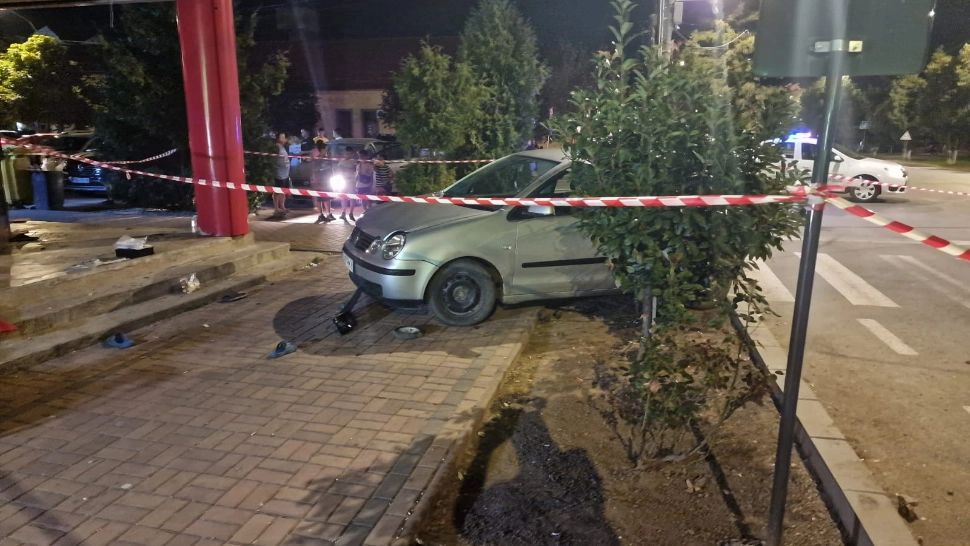 5 oameni au ajuns la spital, după ce au fost loviți pe TROTUAR de o șoferiță. Accident deosebit de grav în județul Timiș