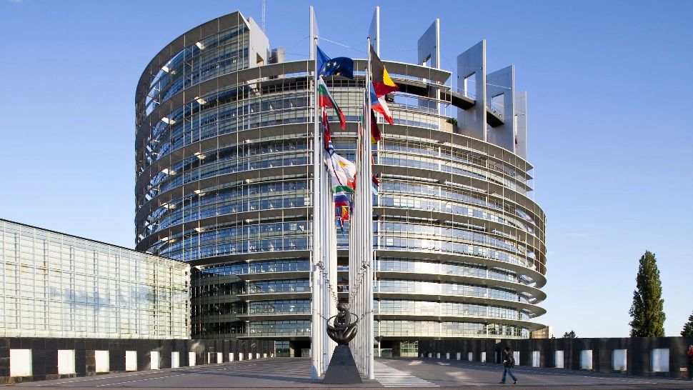 ALERTĂ cu bombă lângă Parlamentul European - Două școli din Strasbourg au fost EVACUATE
