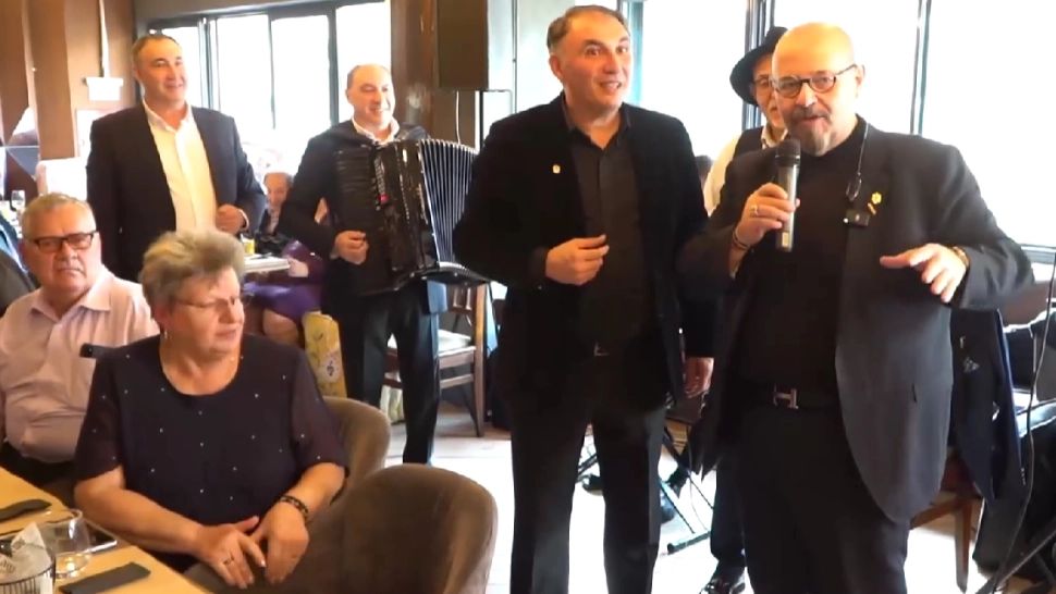 Umaniștii au premiat 120 de cupluri din Sectorul 5, care au împlinit 50 de ani de căsătorie/ Captură video