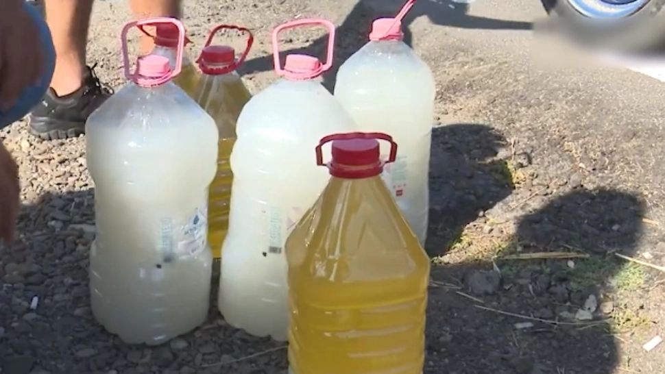 Apă în loc de combustibil, în rezervoarele unei benzinării!