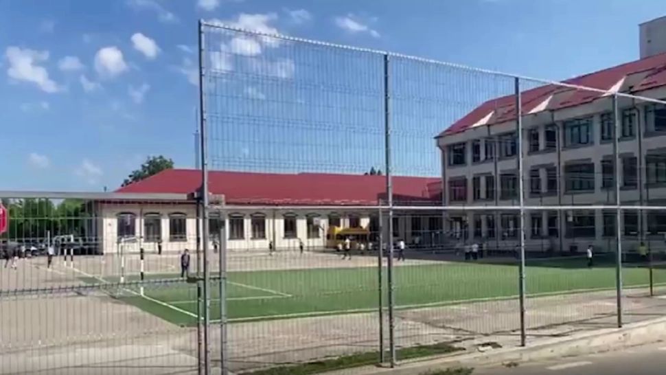 Deces fulgerător al unui elev de 16 ani. Băiatul a murit în curtea școlii, într-o pauză - Caz șocant la Sălaj / Captură foto