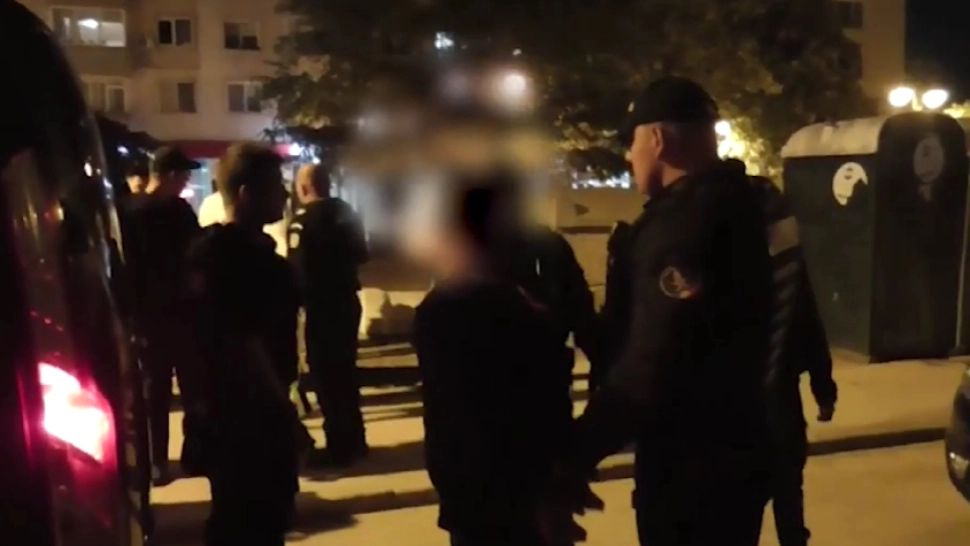 Un tânăr beat a atacat cu un cuțit un grup de persoane, la un concert din Constanța! Momente de panică