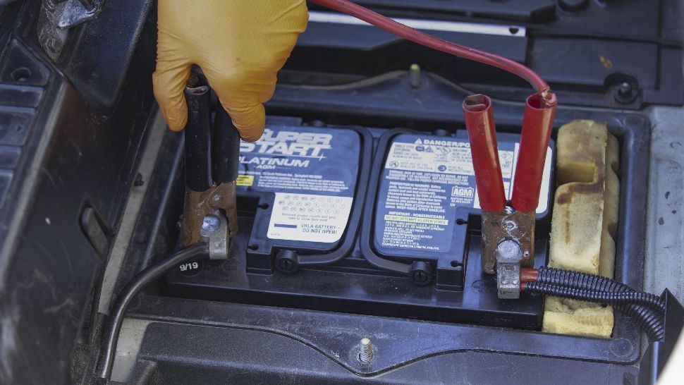 Bateria mașinii are o durată de viață de cel mult 5 ani, deși existe destule excepții în România