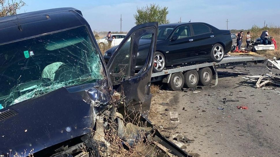 Accident grav pe DN 701 între Gratia și Poeni. Foto/ISU
