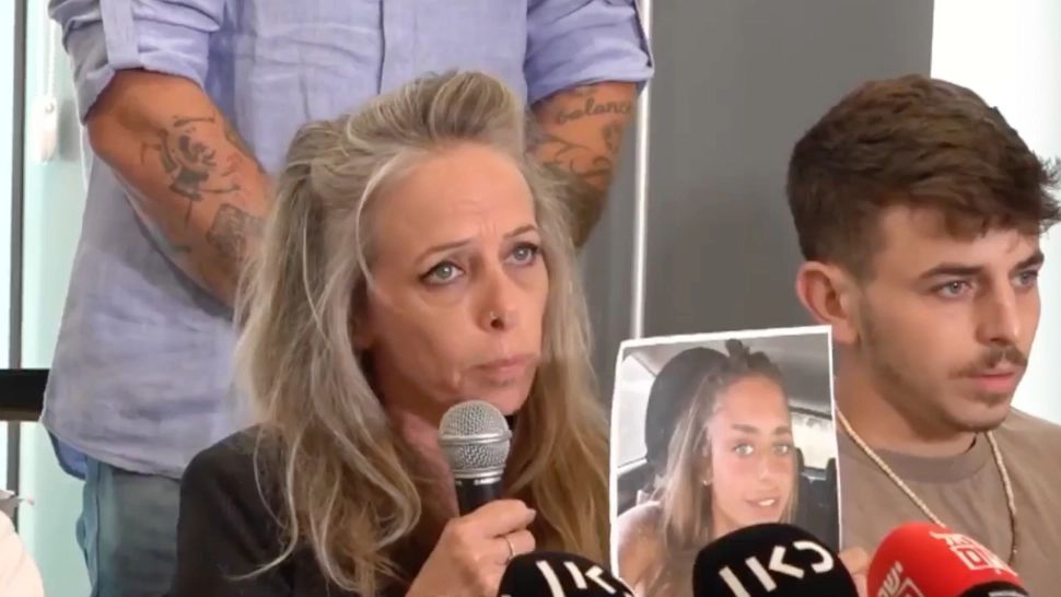 Mama fetei ostatice din videoclipul Hamas: "Am urlat când am văzut-o în viață! Îi impun ce să spună!"