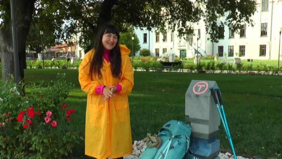 Povestea tinerei care a mers 1.400 kilometri pe jos ca să descopere România